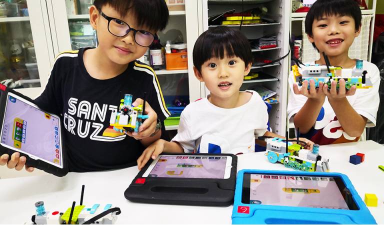 Children display teamwork and that is amazing!